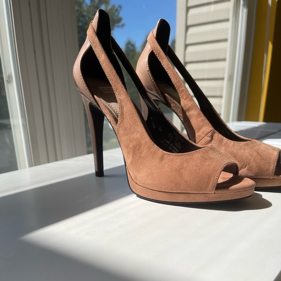 Blush Pink Heels, supper comfy with the added platform - Picture 4 of 5